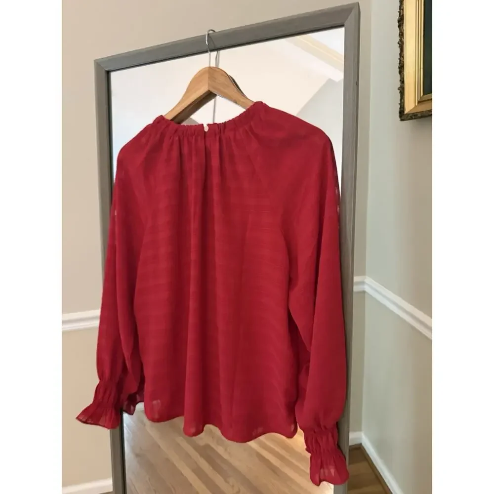 New with tags Womens Red Puff Smocked Cuffed Top Size Small‎